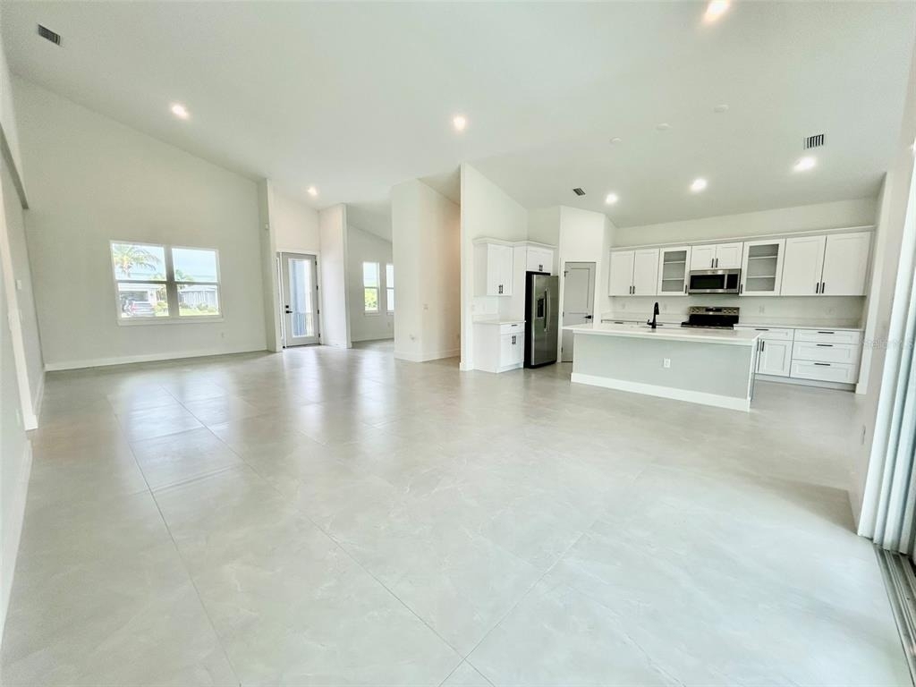 8181 Tecumseh Circle - Photo 4
