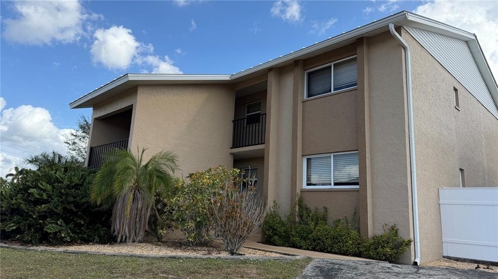 2845 Magdalina Avenue - Photo 0