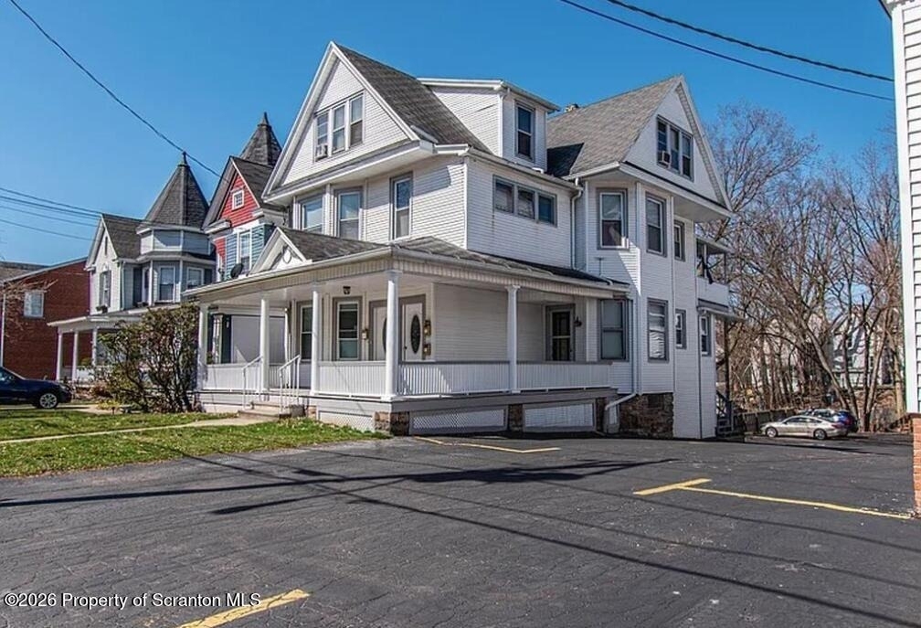 1635 Wyoming Avenue - Photo 0