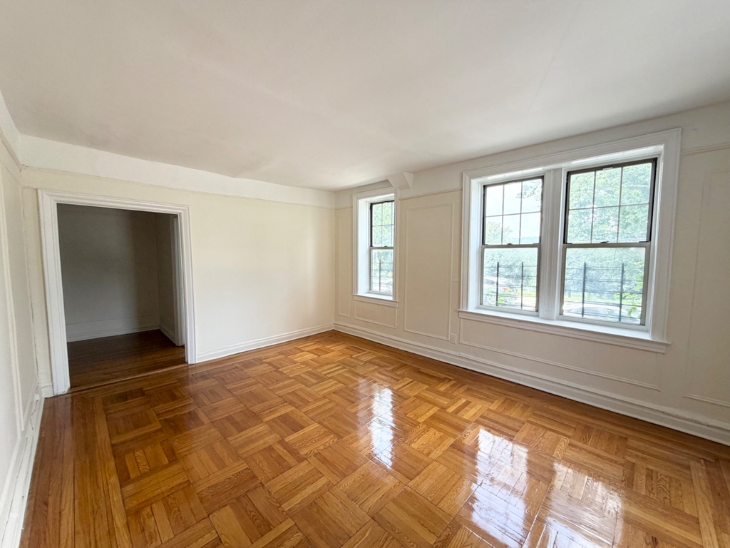 480 Warburtin ave  - Photo 1