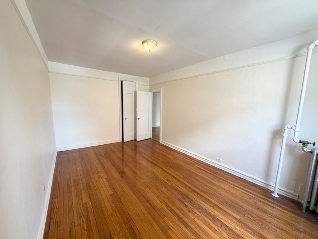 480 Warburtin ave  - Photo 2