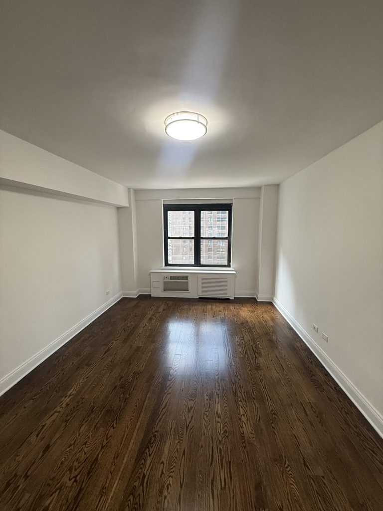157 East 57th Street - Photo 4