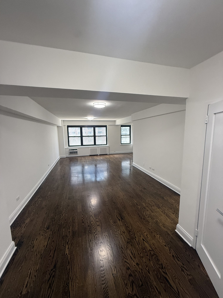 157 East 57th Street - Photo 0