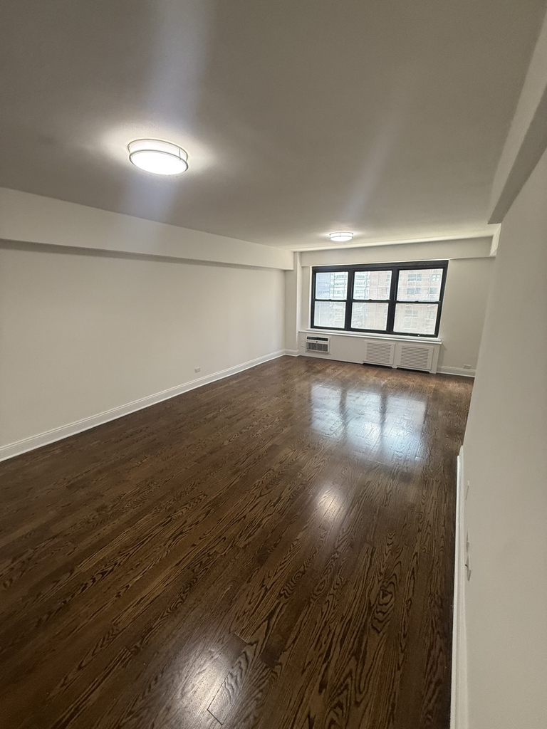 157 East 57th Street - Photo 10