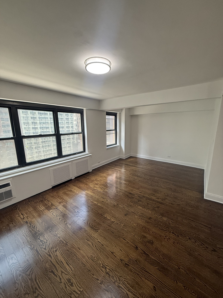 157 East 57th Street - Photo 11