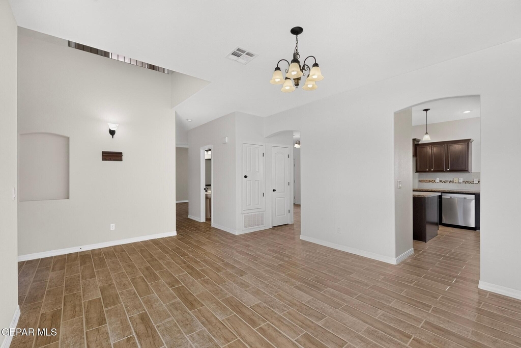 14613 Sunny Land Avenue - Photo 11