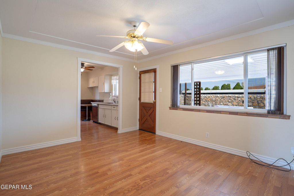 10125 Chezelle Drive - Photo 8