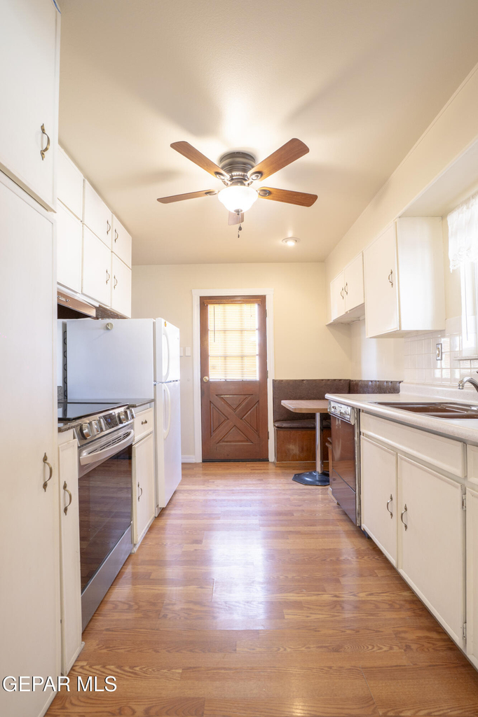 10125 Chezelle Drive - Photo 10