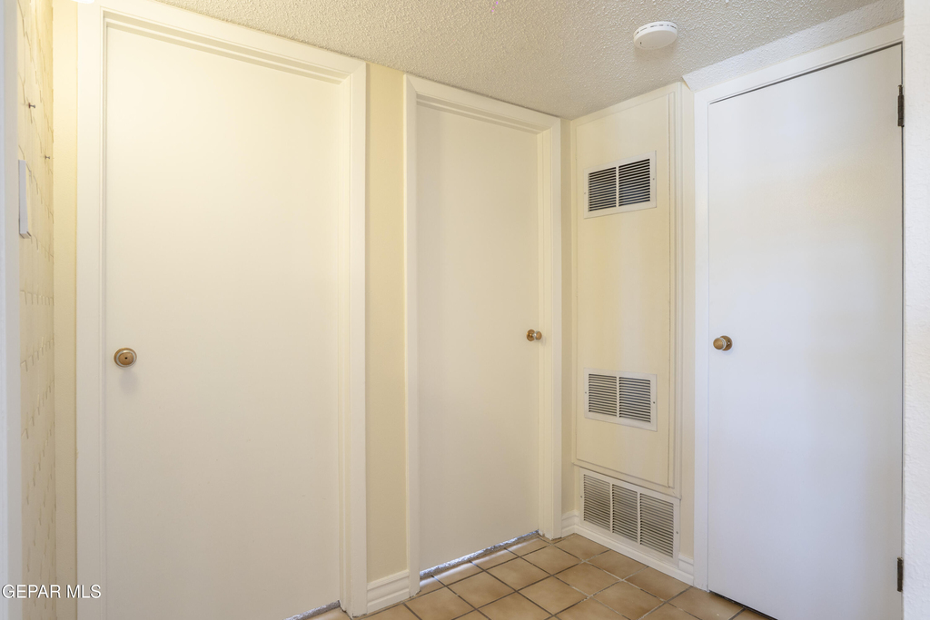10125 Chezelle Drive - Photo 14