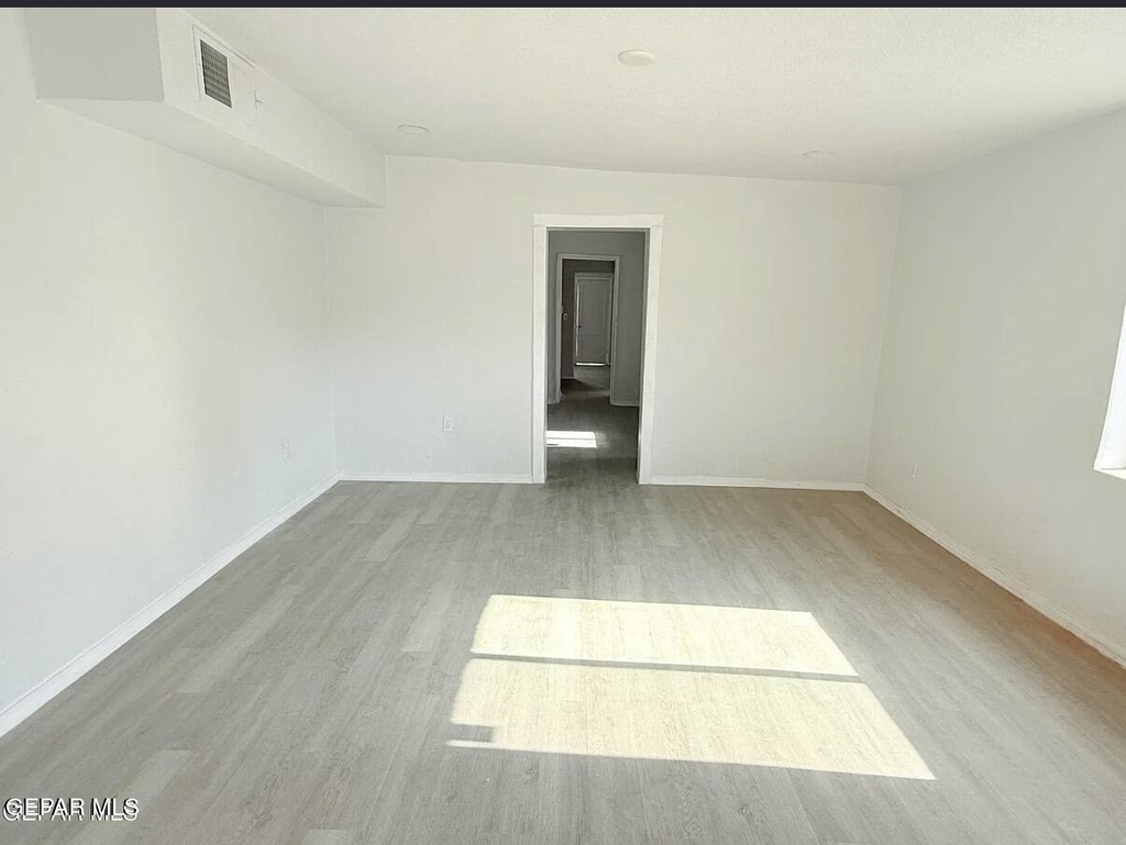 5658 Dailey Avenue - Photo 7