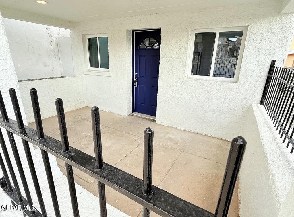 5658 Dailey Avenue - Photo 1