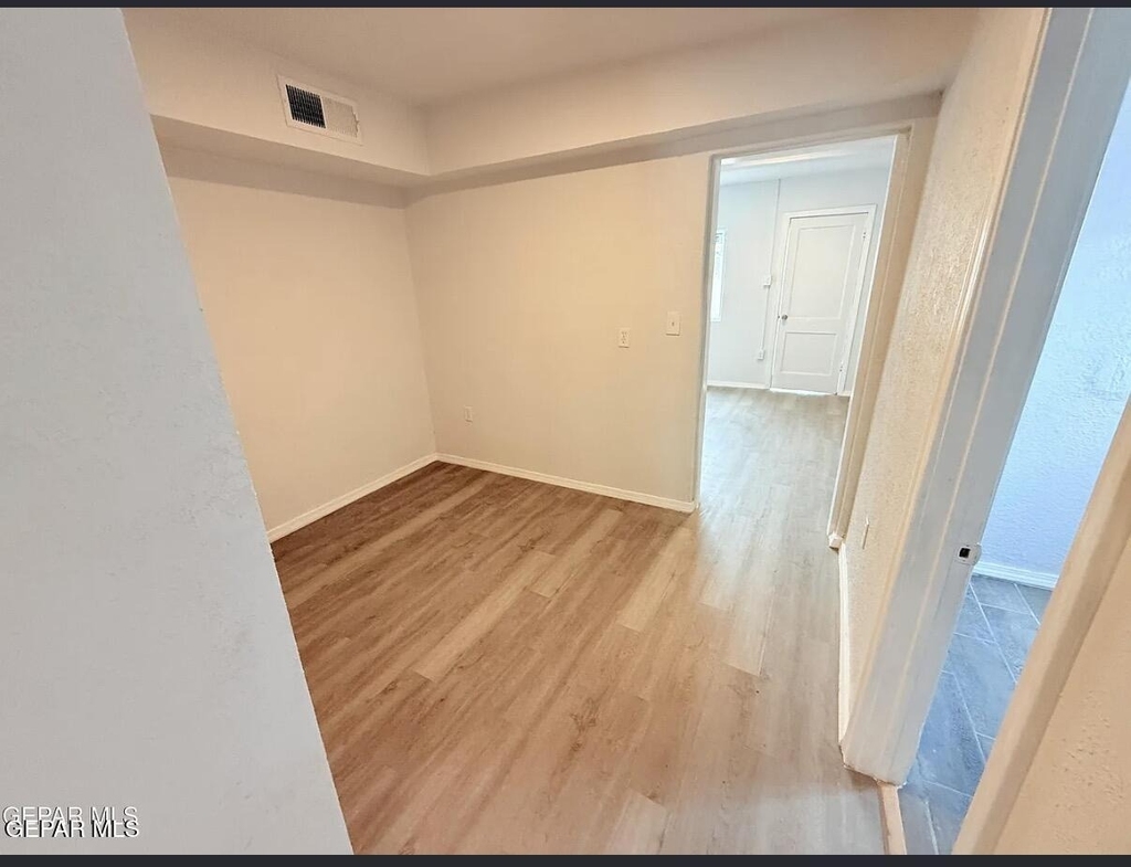 5658 Dailey Avenue - Photo 9