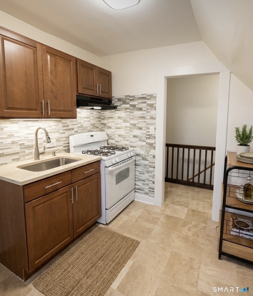373 Myrtle Avenue - Photo 0