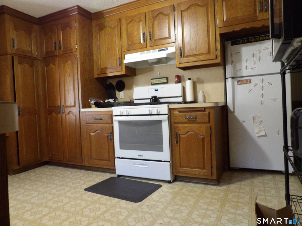 112 Putnam Street - Photo 3