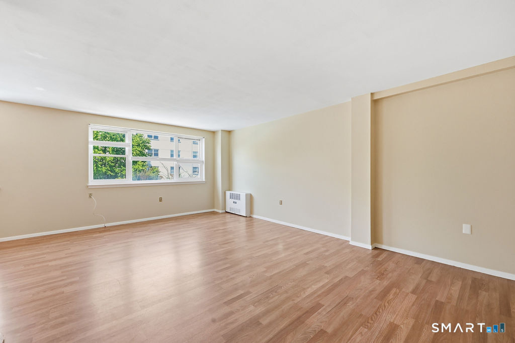 889 Farmington Avenue - Photo 11