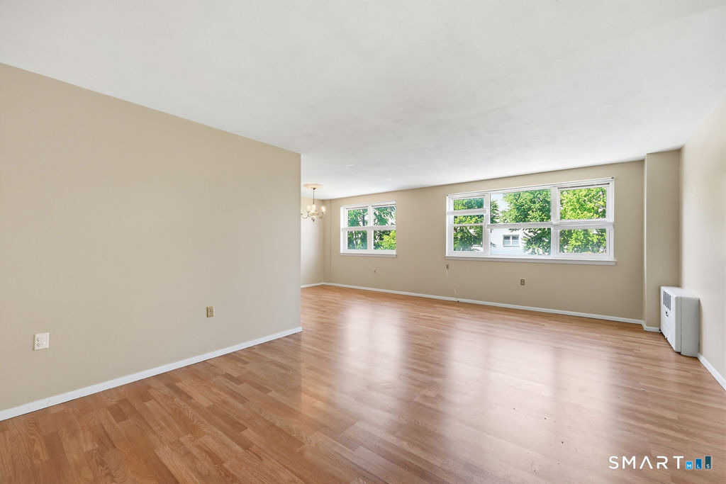 889 Farmington Avenue - Photo 10