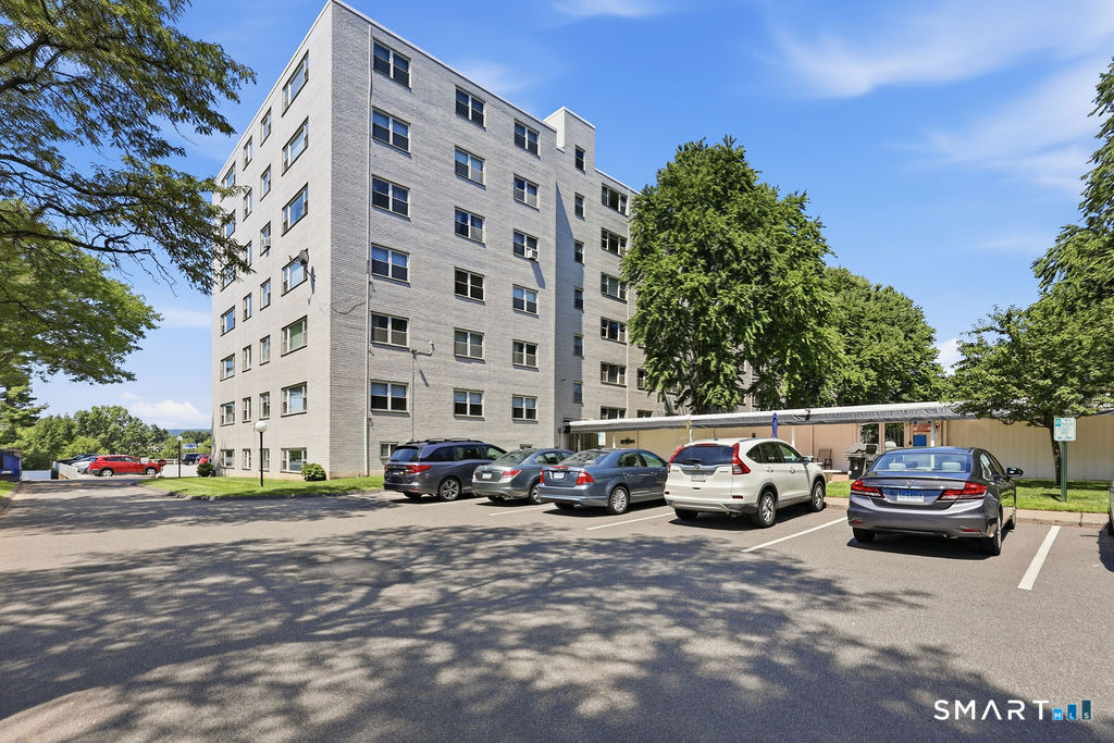 889 Farmington Avenue - Photo 2