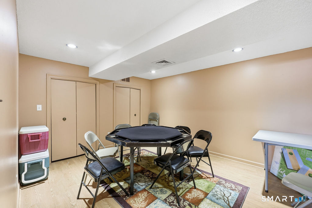 889 Farmington Avenue - Photo 8