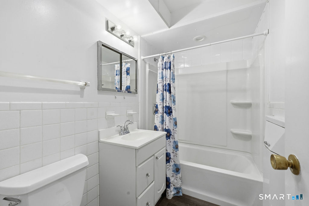 889 Farmington Avenue - Photo 16