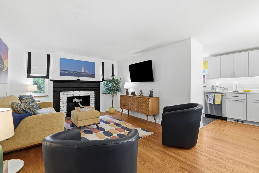 5183 Fieldcrest Drive - Photo 4