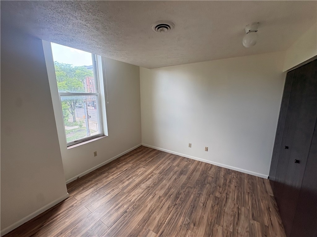 570 Miller Ave - Photo 6