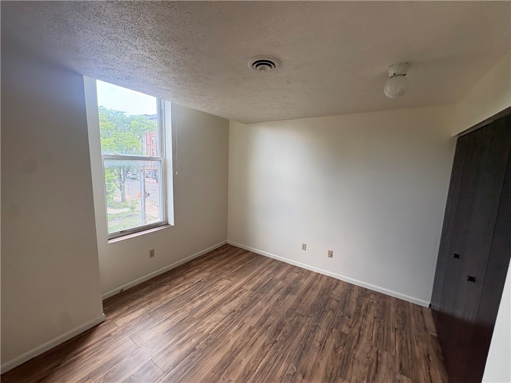 570 Miller Ave - Photo 7