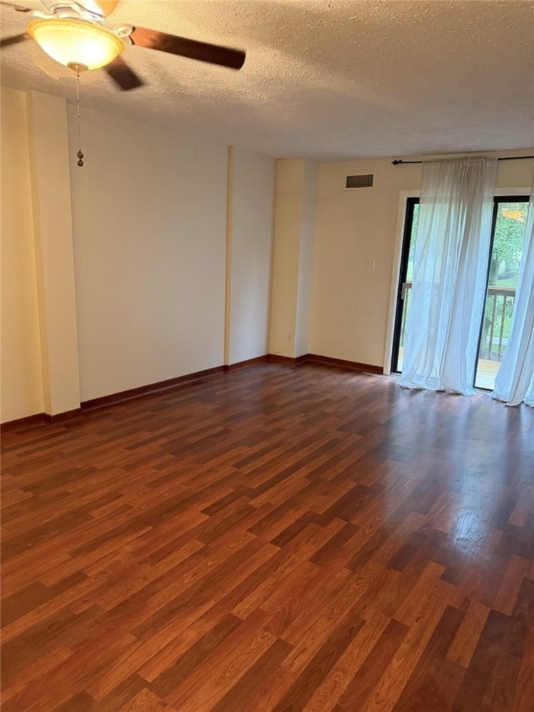 210 Woodhaven Dr - Photo 2