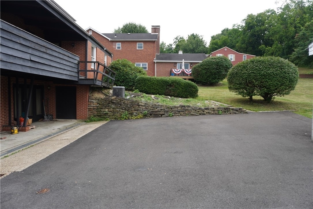 3234 Washington Pike - Photo 3