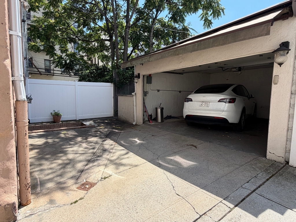 366 84 Street - Photo 16
