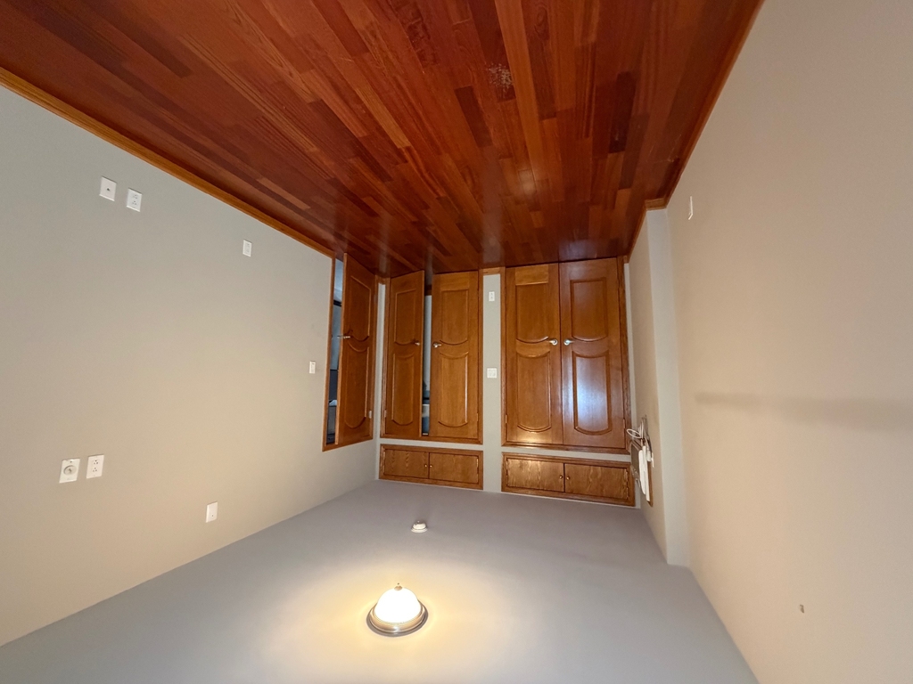 366 80th Street - Photo 4
