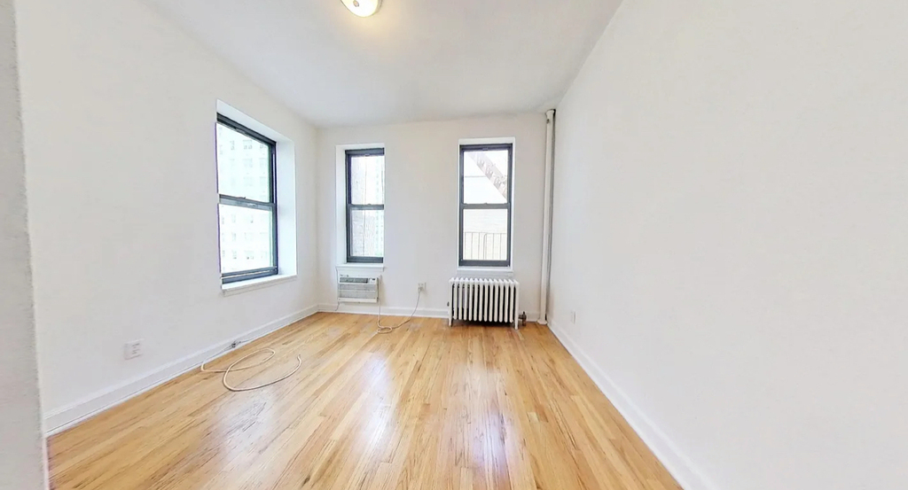 East 76th  Street - Photo 3