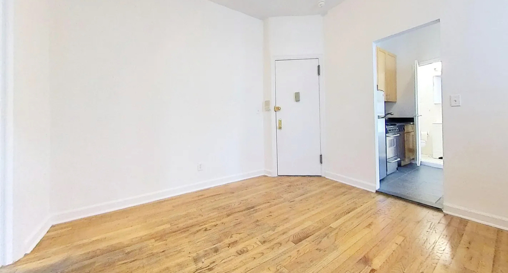 East 76th  Street - Photo 5