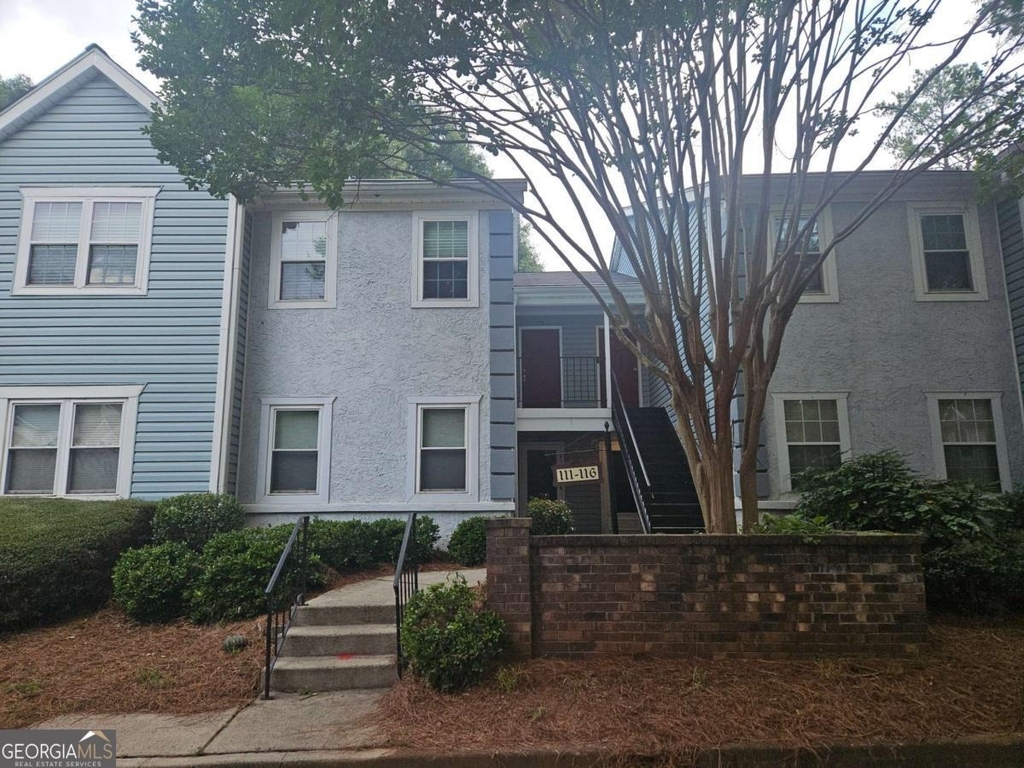 113 Hampshire Court - Photo 0