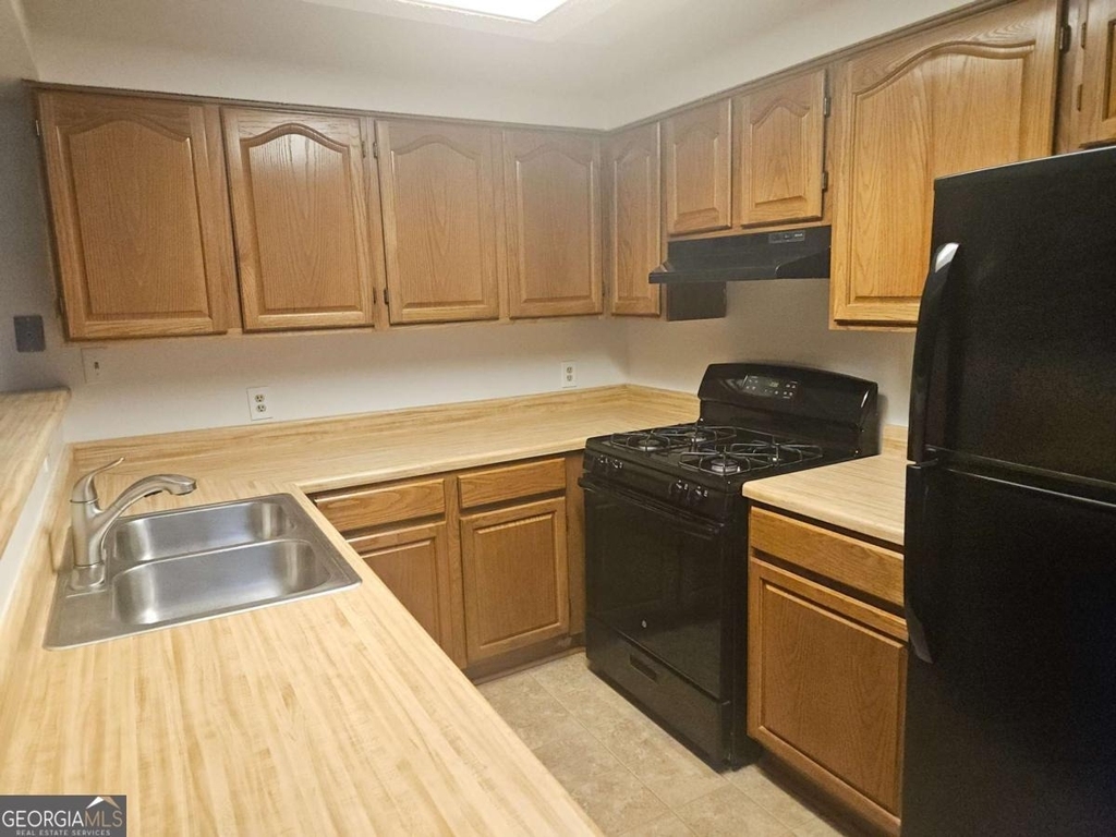 113 Hampshire Court - Photo 8