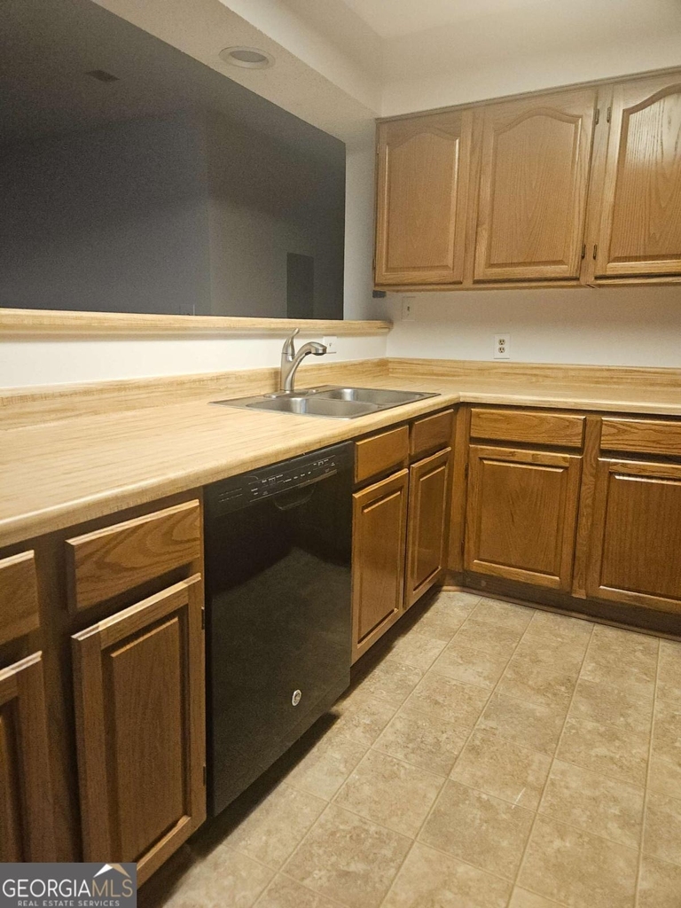 113 Hampshire Court - Photo 7
