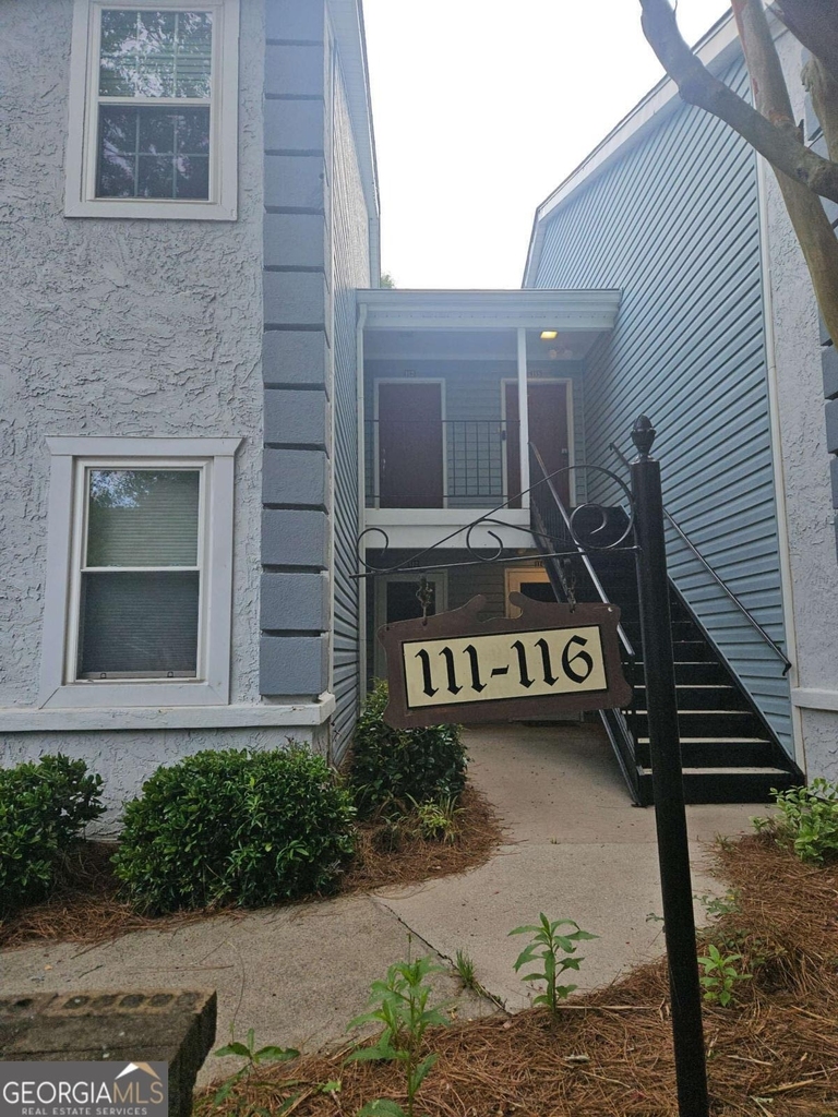113 Hampshire Court - Photo 1
