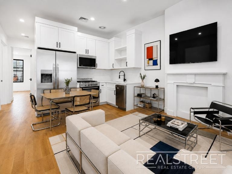 346a Chauncey St - Photo 1