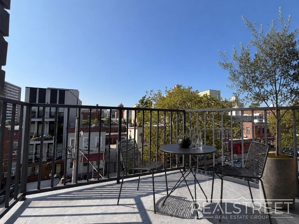 417 Rutland Road - Photo 8