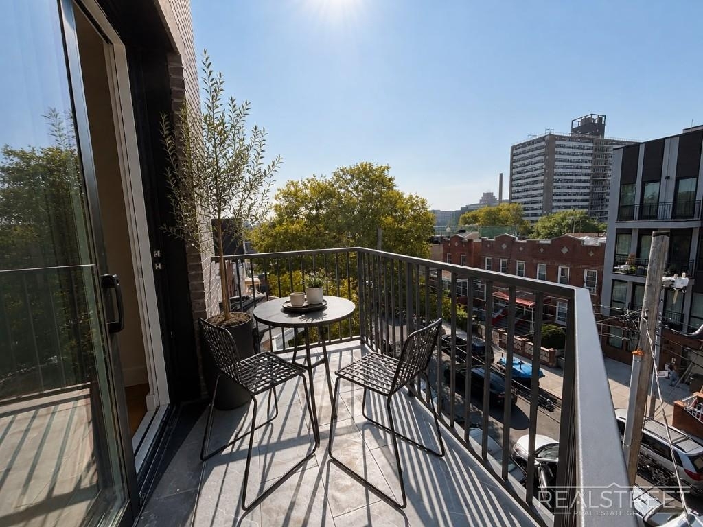 417 Rutland Road - Photo 8