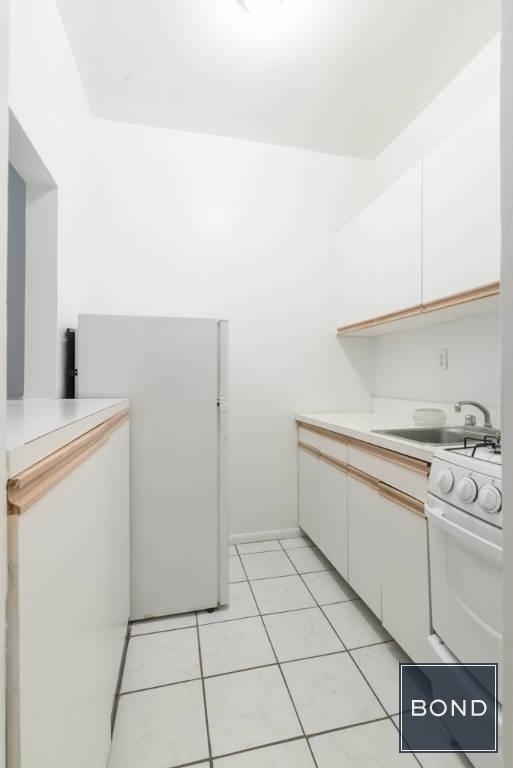 East 89 Street - Photo 12