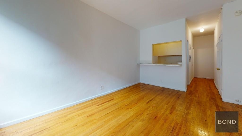 East 89 Street - Photo 2