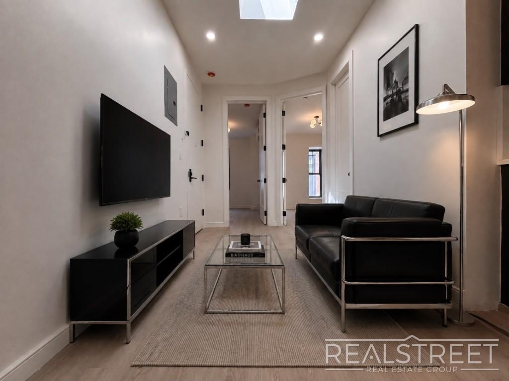 72a Utica Avenue - Photo 0