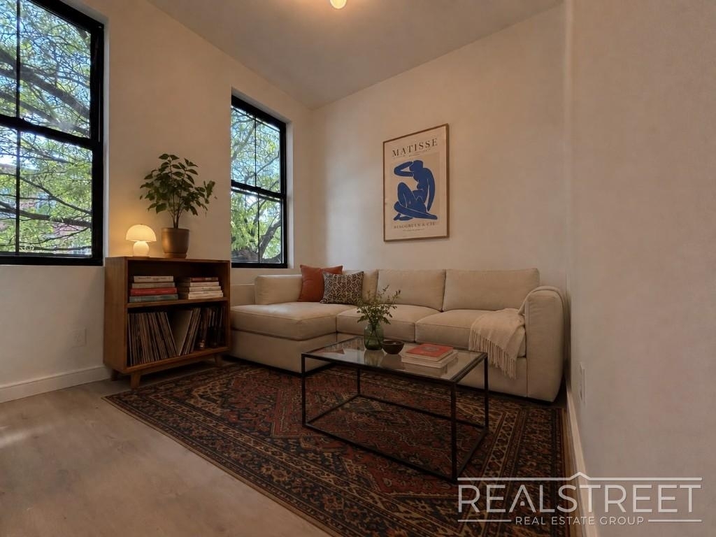 72a Utica Avenue - Photo 2