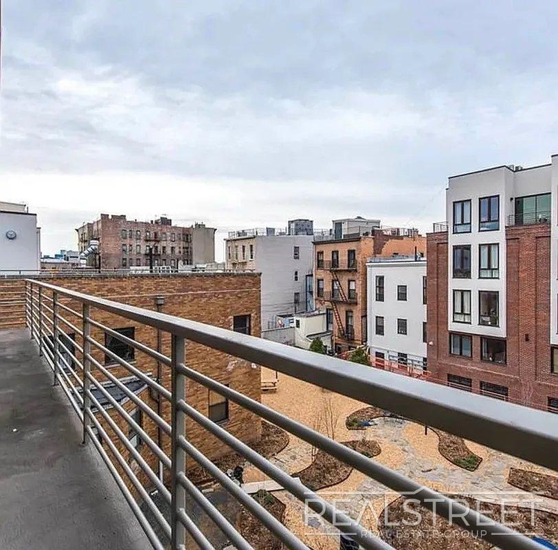 185 Leonard Street - Photo 12