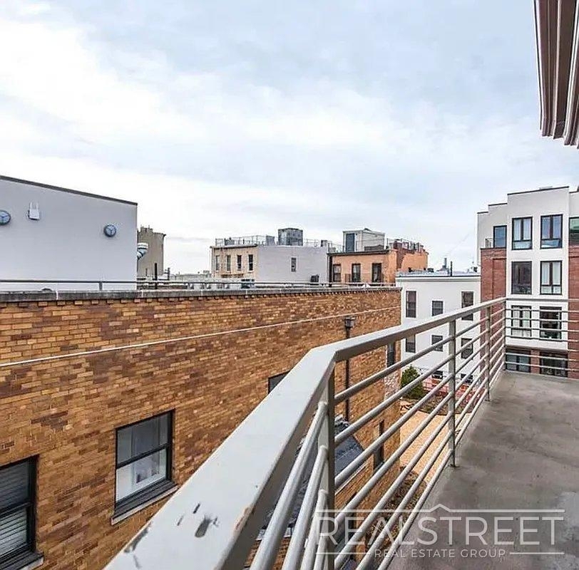 185 Leonard Street - Photo 13