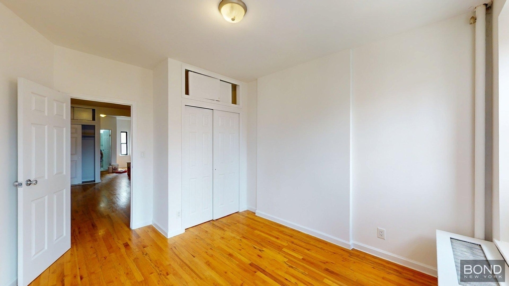East 76 Street - Photo 2