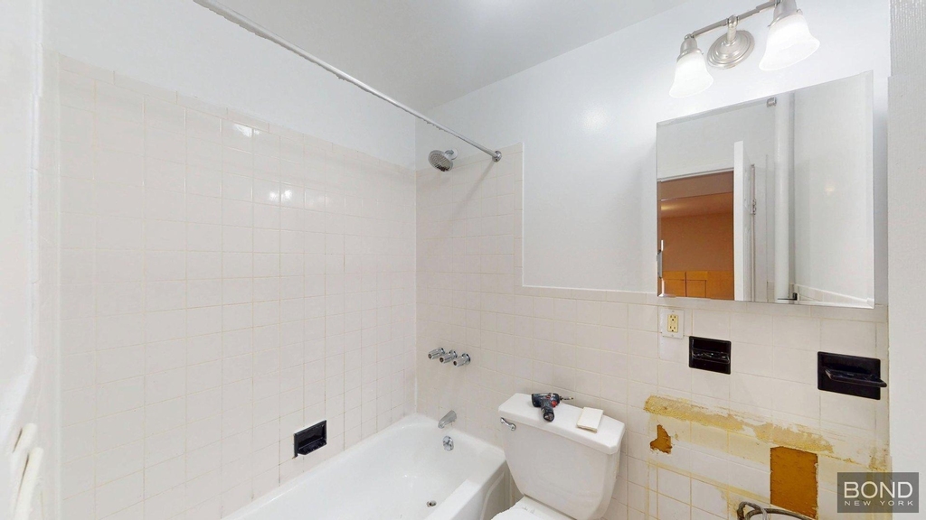 East 76 Street - Photo 3
