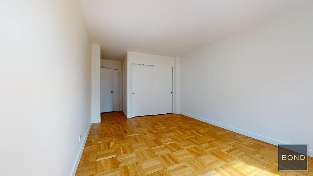 East 79th Street - Photo 2