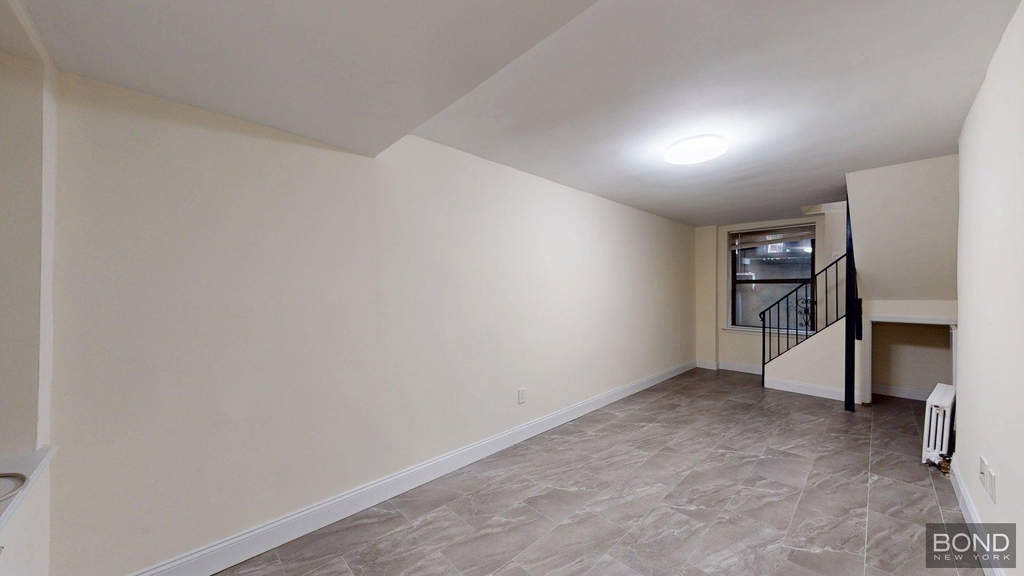 East 83rd Street - Photo 4