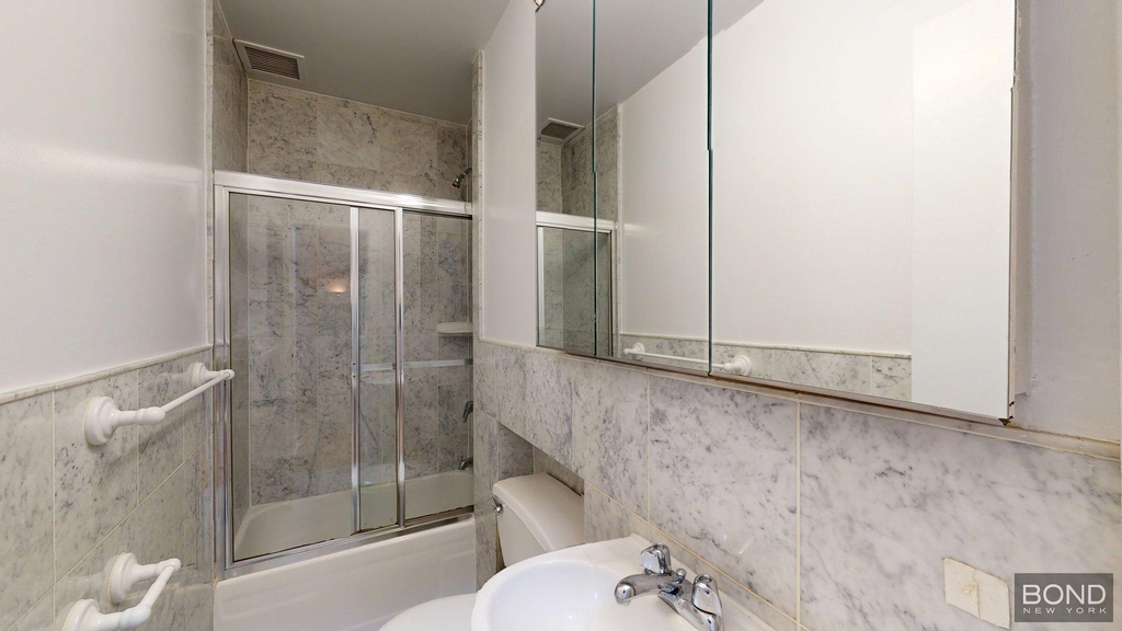 East 83rd Street - Photo 3